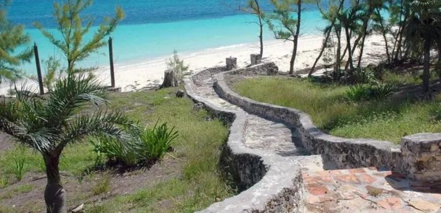 BIG WHALE CAY