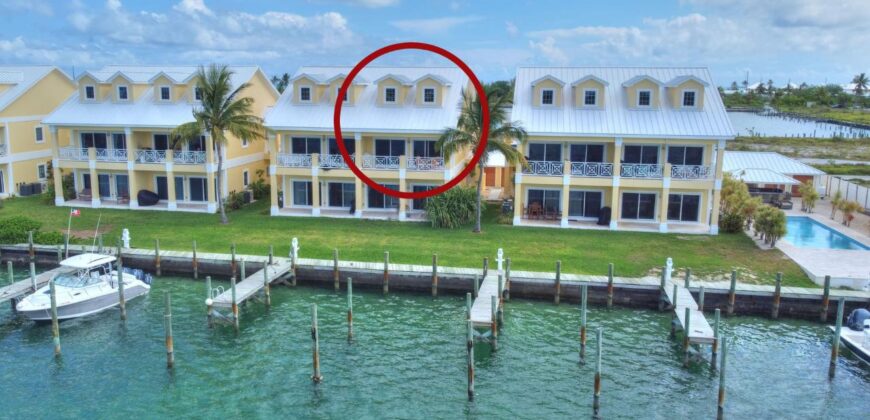 PINEAPPLE POINTE