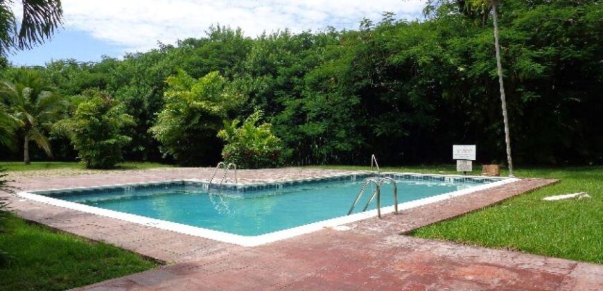 #212 LAKEVIEW MANOR CONDO