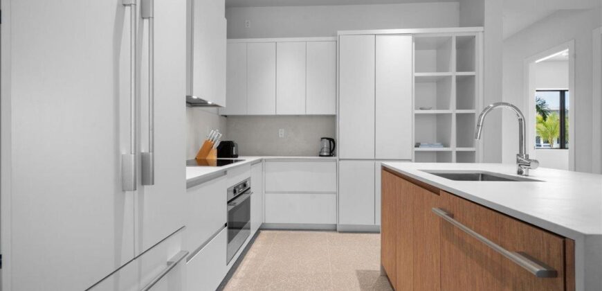 I-1 WESTEND LOVE BEACH